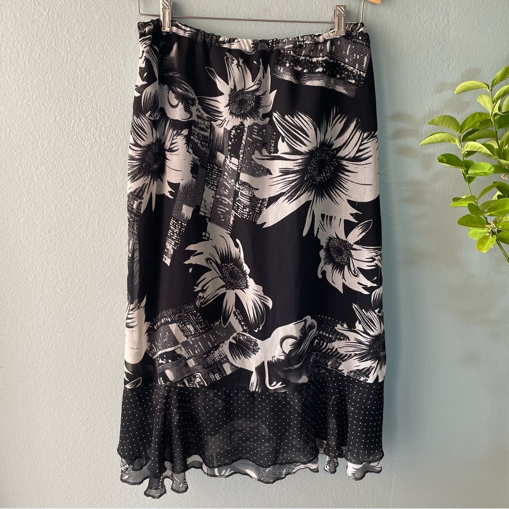 Seventh Avenue | Y2k Black & White Chiffon Floral Cityscape Ruffle Skirt - Picture 3 of 11